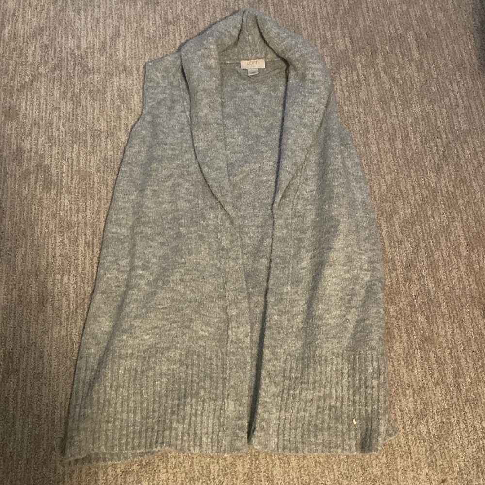 Gray sleeveless cardigan by LOFT